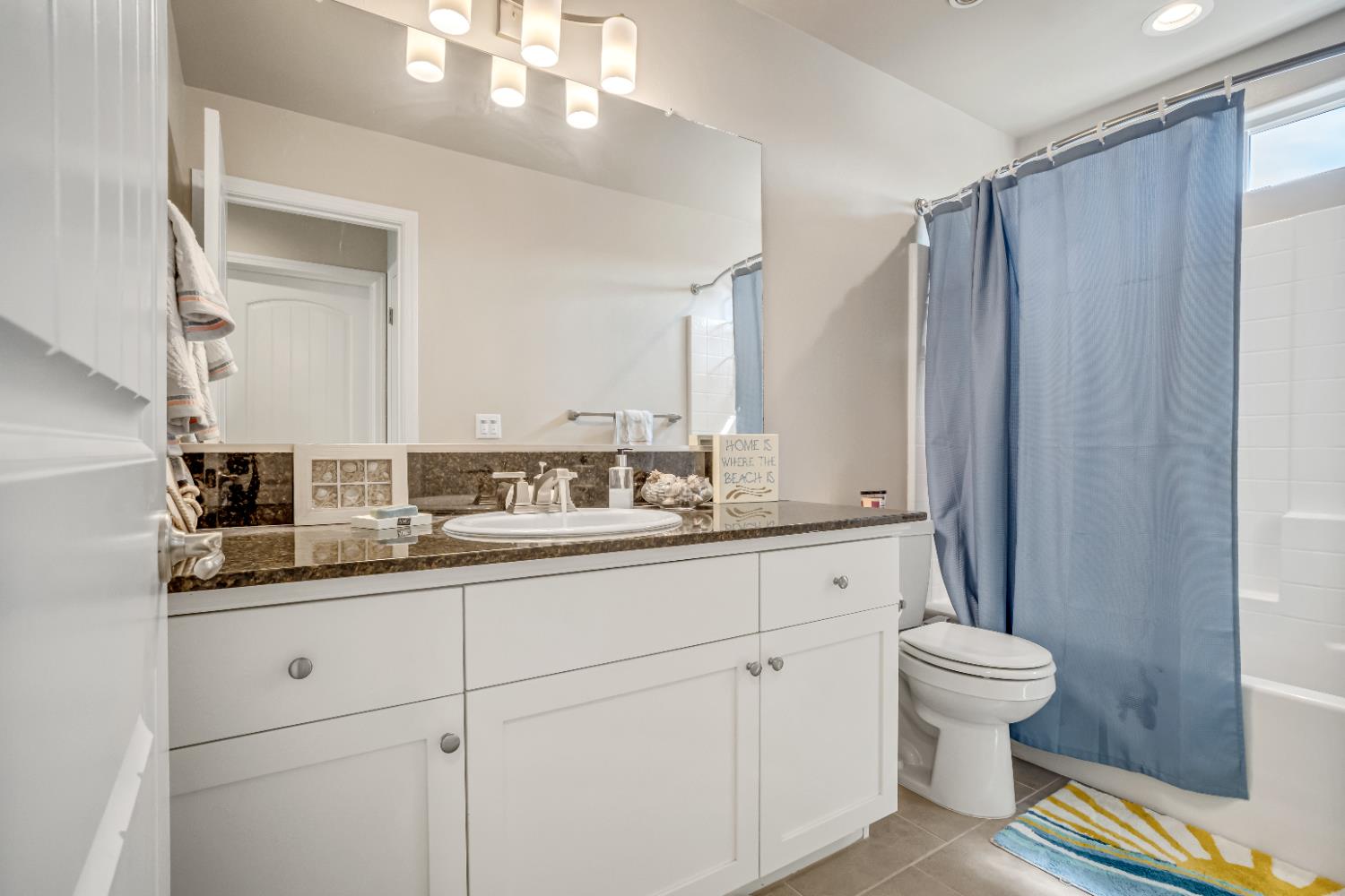 637 Soledad Ave, Clovis, CA 93619