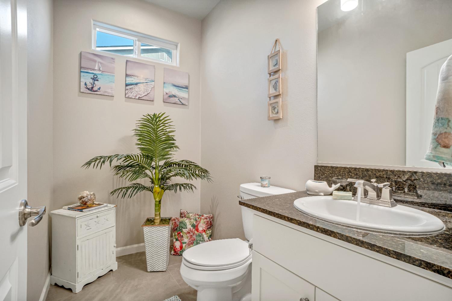 637 Soledad Ave, Clovis, CA 93619