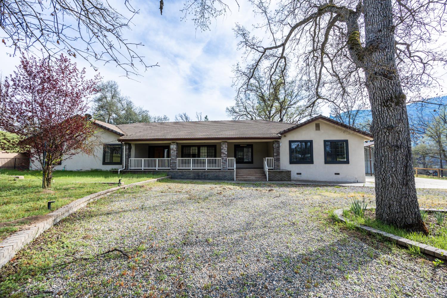 45344 S Oakview Dr, Oakhurst, CA 93644