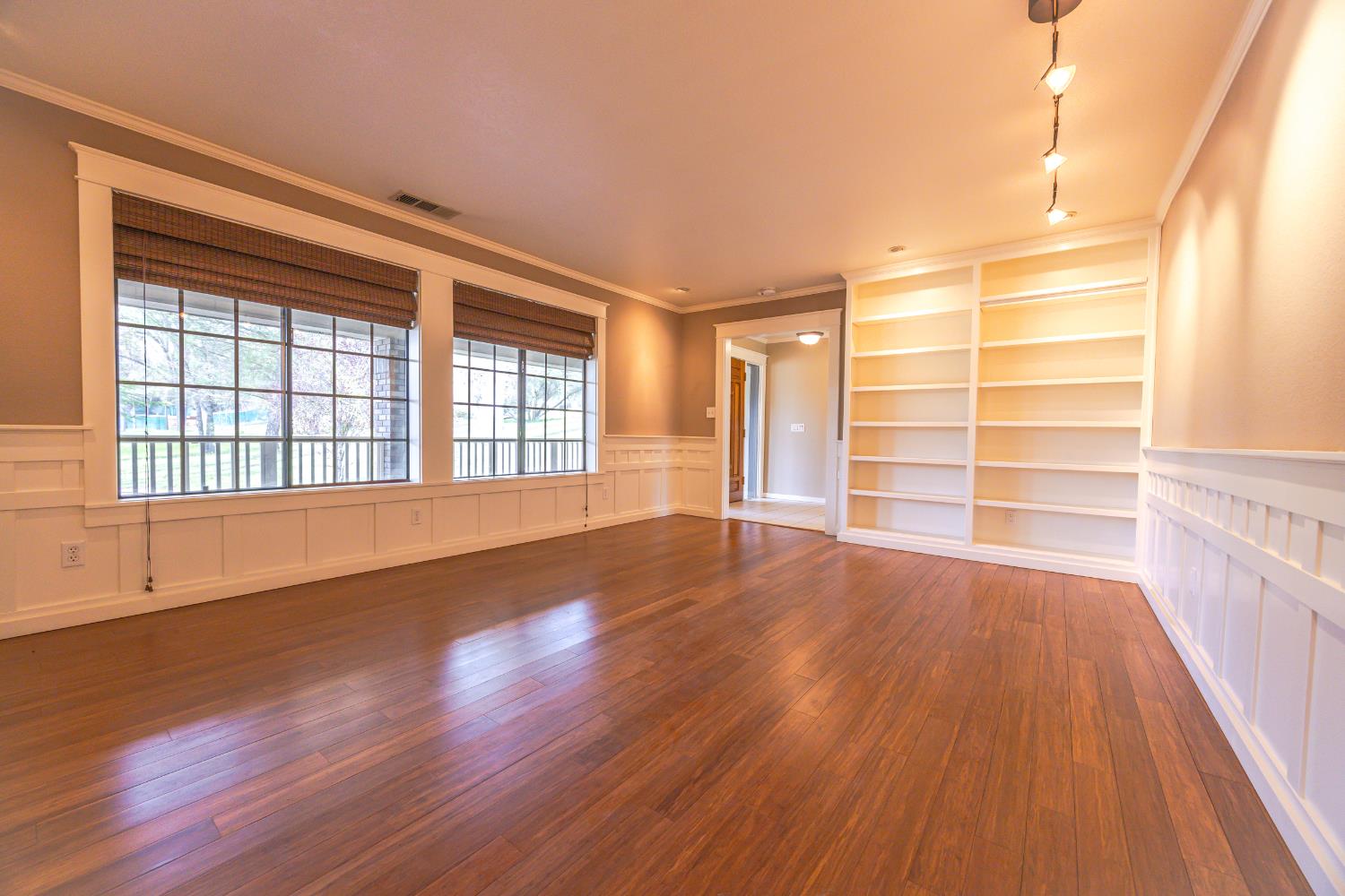 45344 S Oakview Dr, Oakhurst, CA 93644