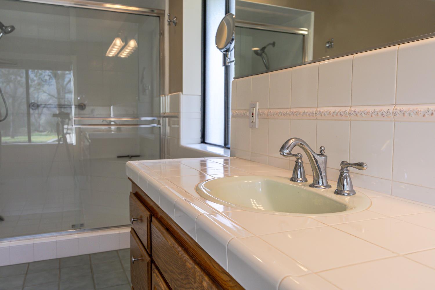 45344 S Oakview Dr, Oakhurst, CA 93644