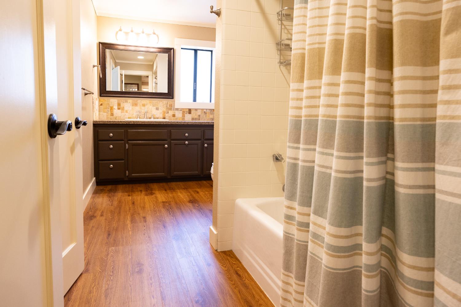 45344 S Oakview Dr, Oakhurst, CA 93644