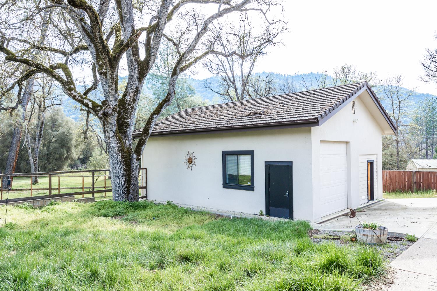 45344 S Oakview Dr, Oakhurst, CA 93644