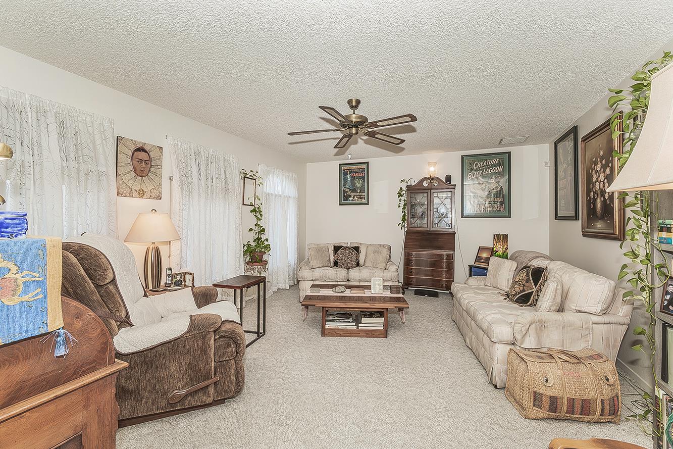 5287 N Gates Ave, Fresno, CA 93722