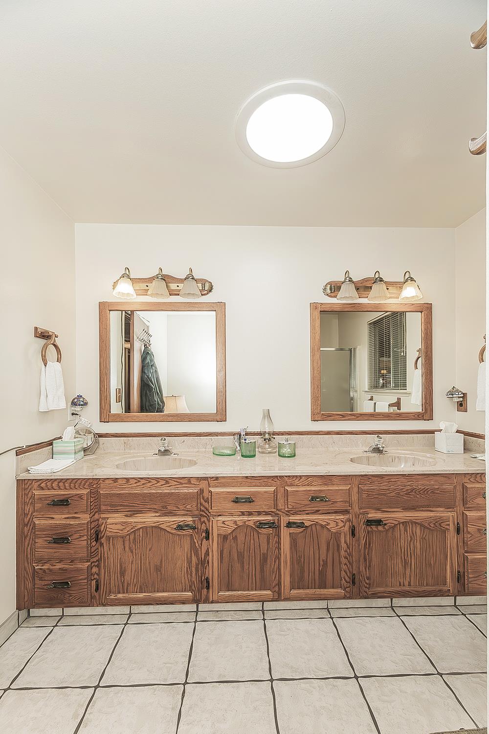 5287 N Gates Ave, Fresno, CA 93722