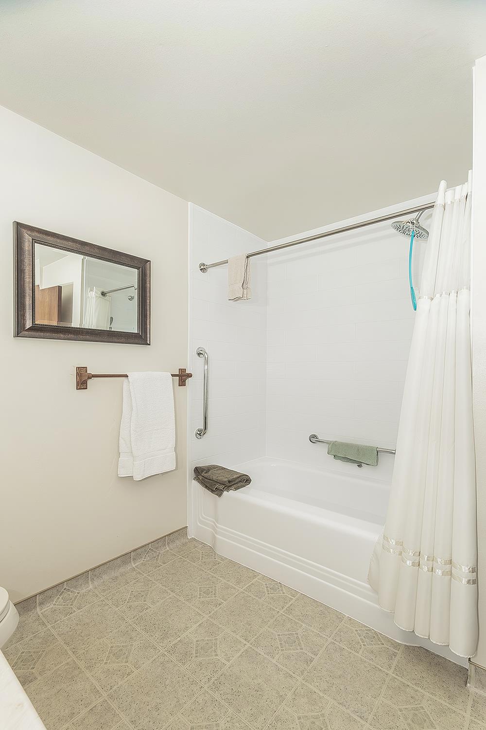 5287 N Gates Ave, Fresno, CA 93722