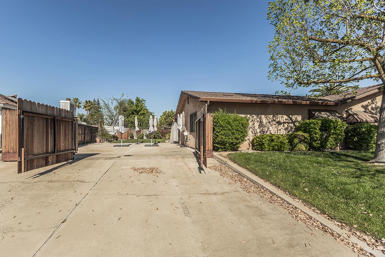 5287 N Gates Ave, Fresno, CA 93722