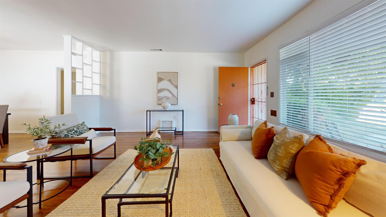 807 E Peralta Way, Fresno, CA 93704