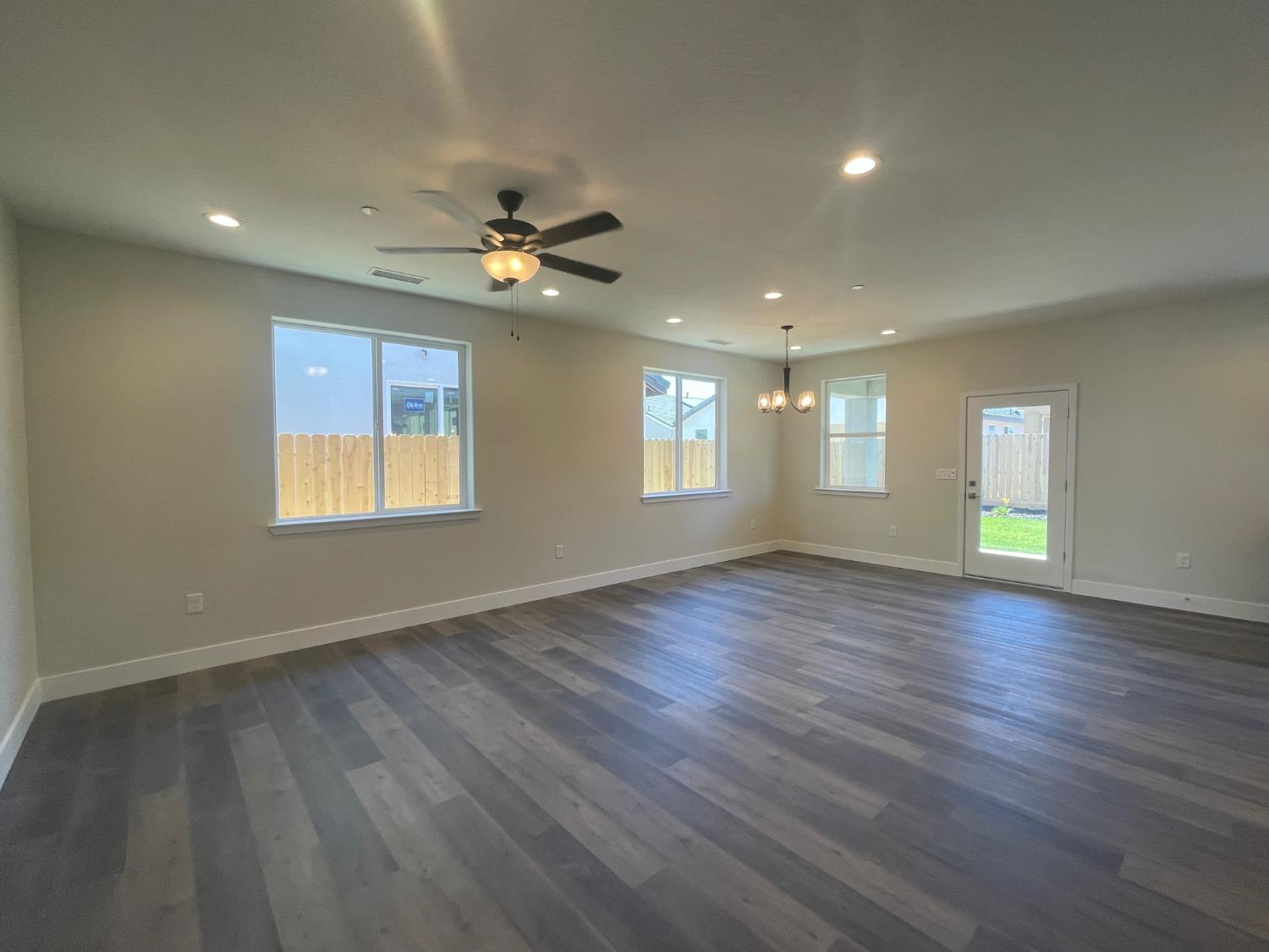 16209 West Sunset Ave, Kerman, CA 93630