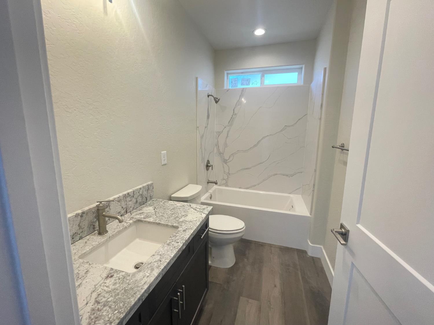 16209 West Sunset Ave, Kerman, CA 93630