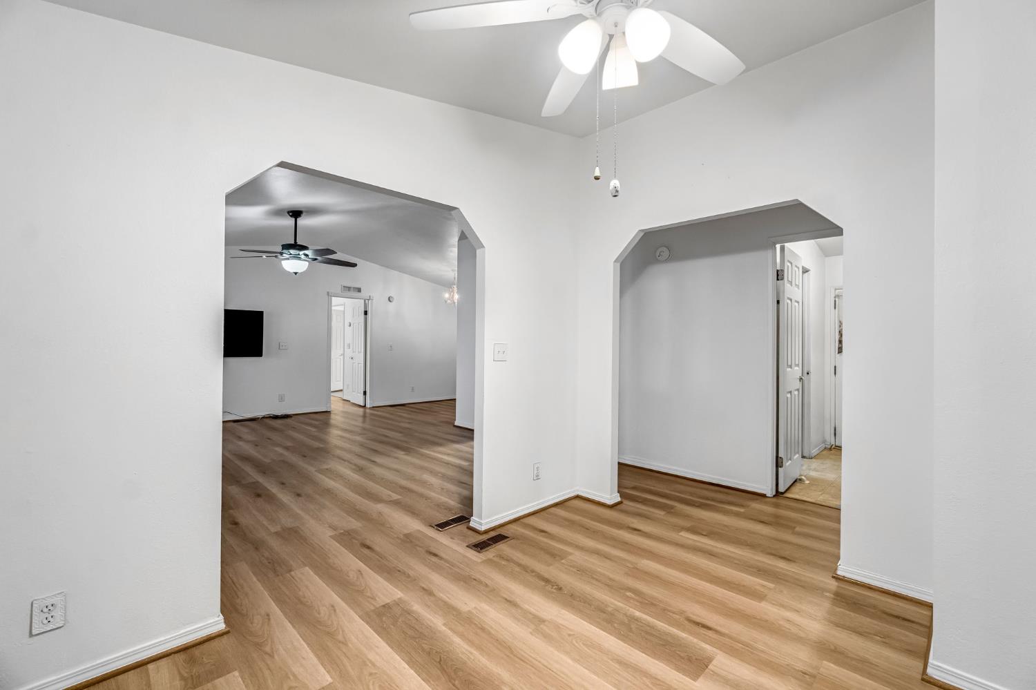 1218 E Cleveland Ave #142, Madera, CA 93638