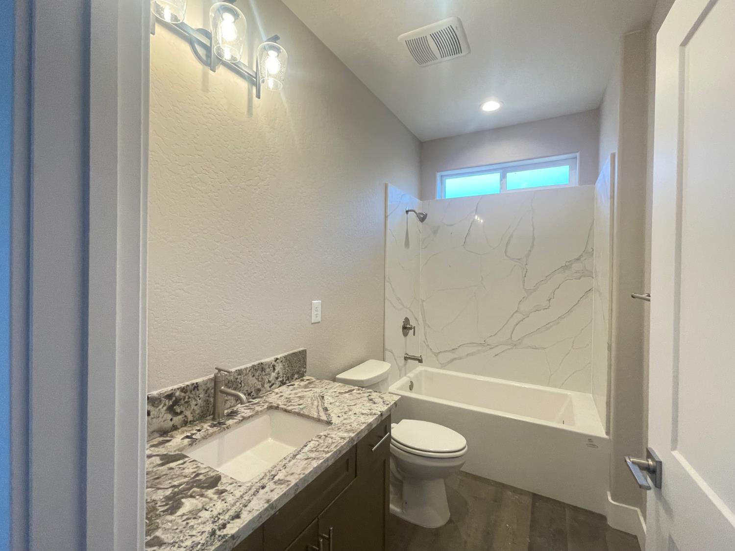 16191 West Sunset Ave, Kerman, CA 93630