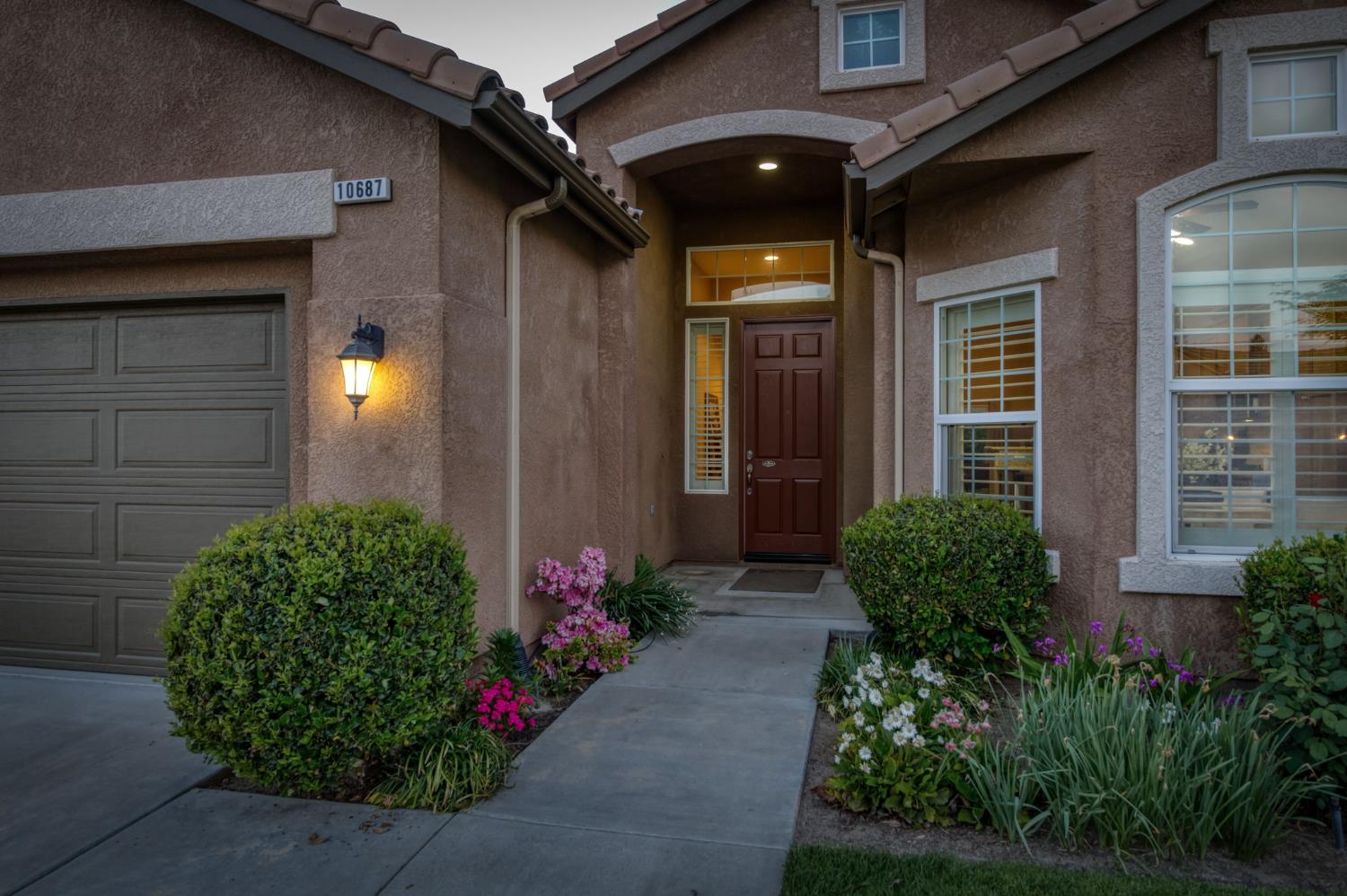 10687 N Tea Party Ln, Fresno, CA 93730