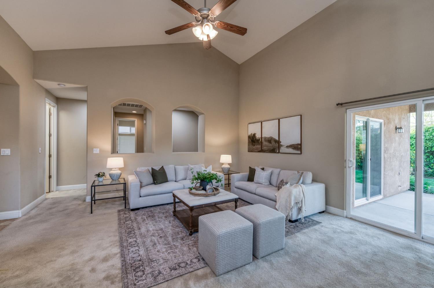 10687 N Tea Party Ln, Fresno, CA 93730