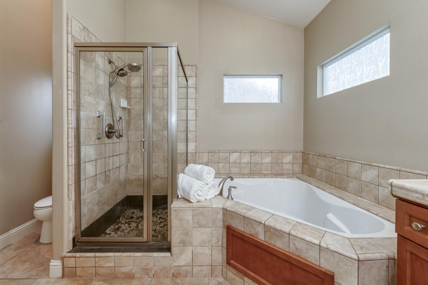 10687 N Tea Party Ln, Fresno, CA 93730