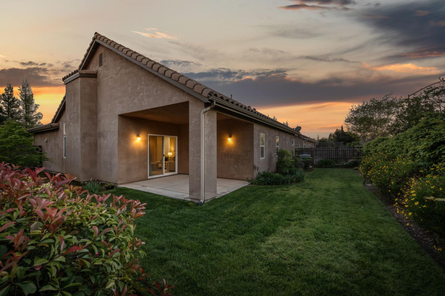 10687 N Tea Party Ln, Fresno, CA 93730