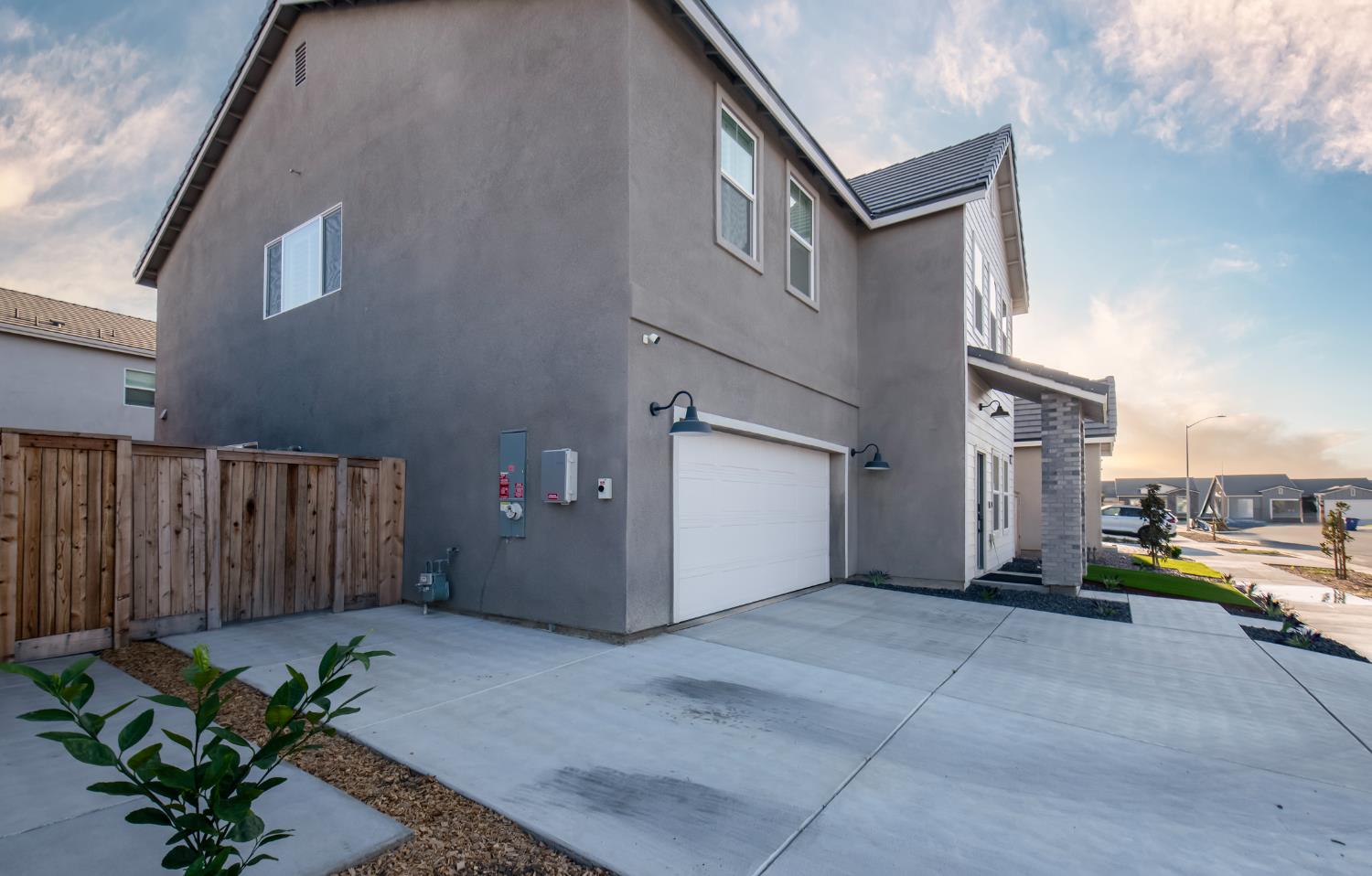 1280 Bloom Ave, Clovis, CA 93619