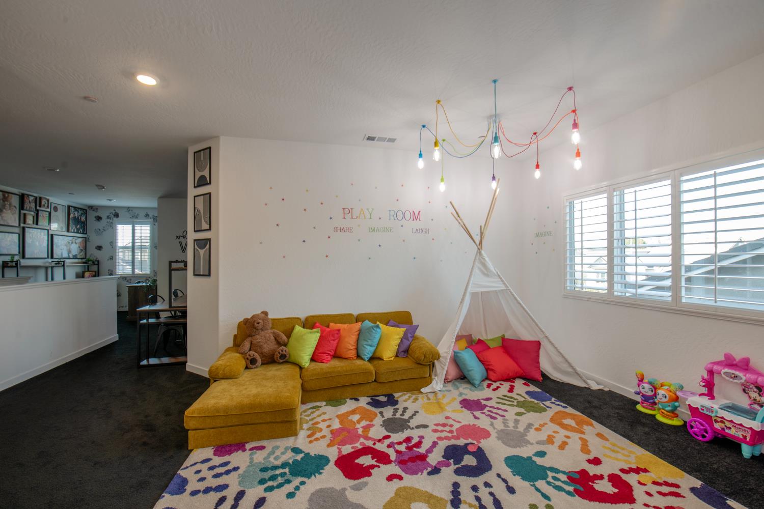 1280 Bloom Ave, Clovis, CA 93619