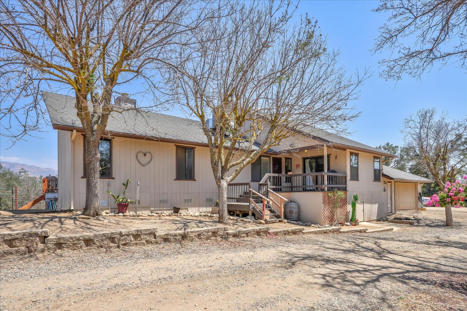 14982 N Morgan Canyon Rd, Prather, CA 93651