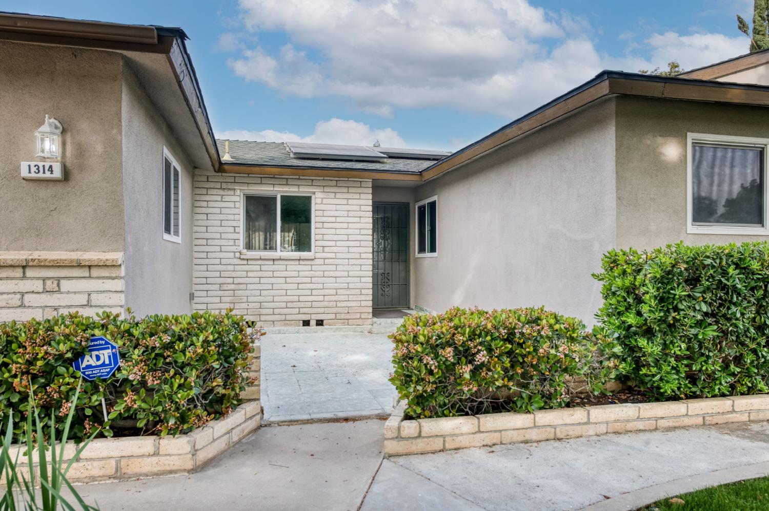 1314 Ezie Ave, Clovis, CA 93611