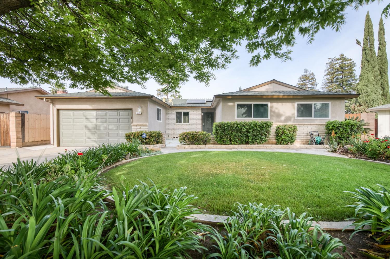 1314 Ezie Ave, Clovis, CA 93611