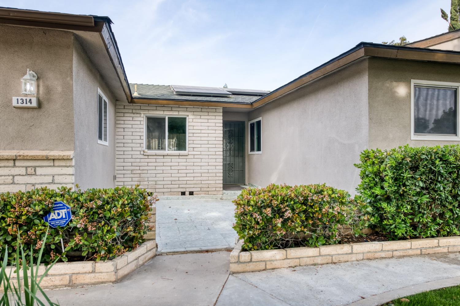 1314 Ezie Ave, Clovis, CA 93611