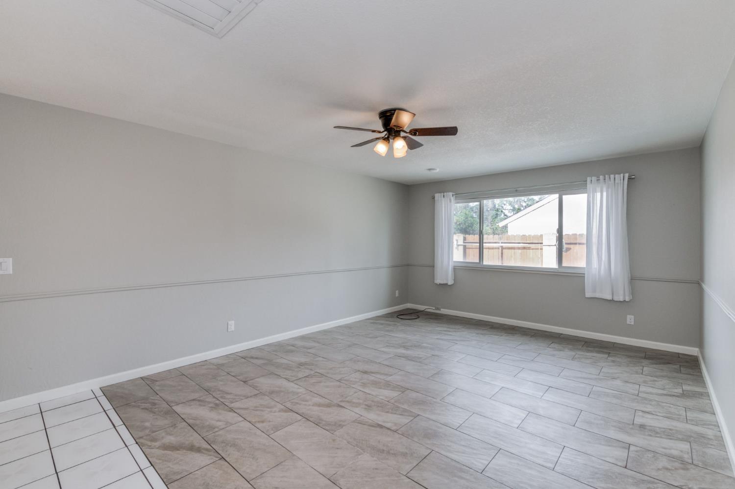 1314 Ezie Ave, Clovis, CA 93611