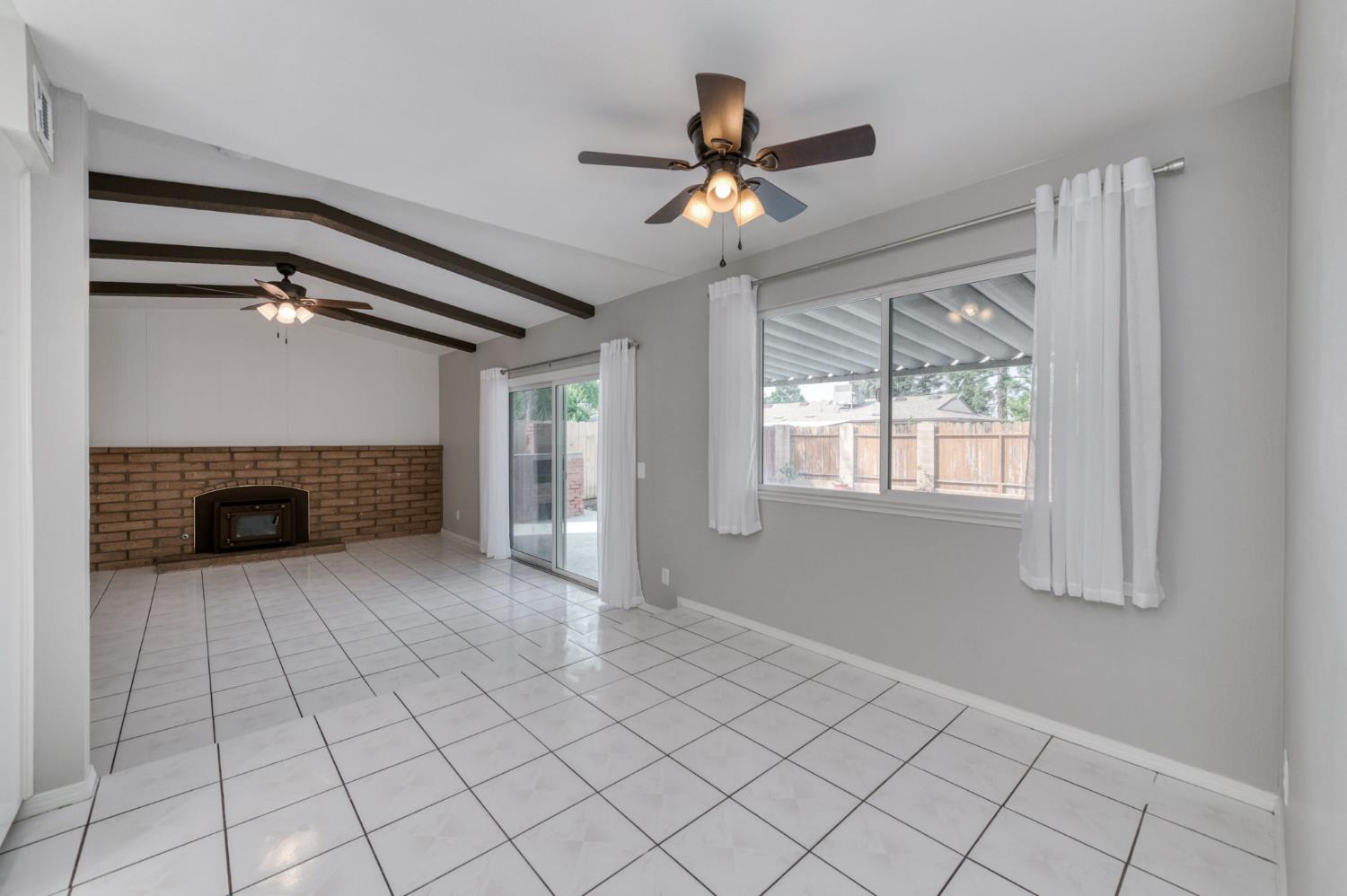 1314 Ezie Ave, Clovis, CA 93611