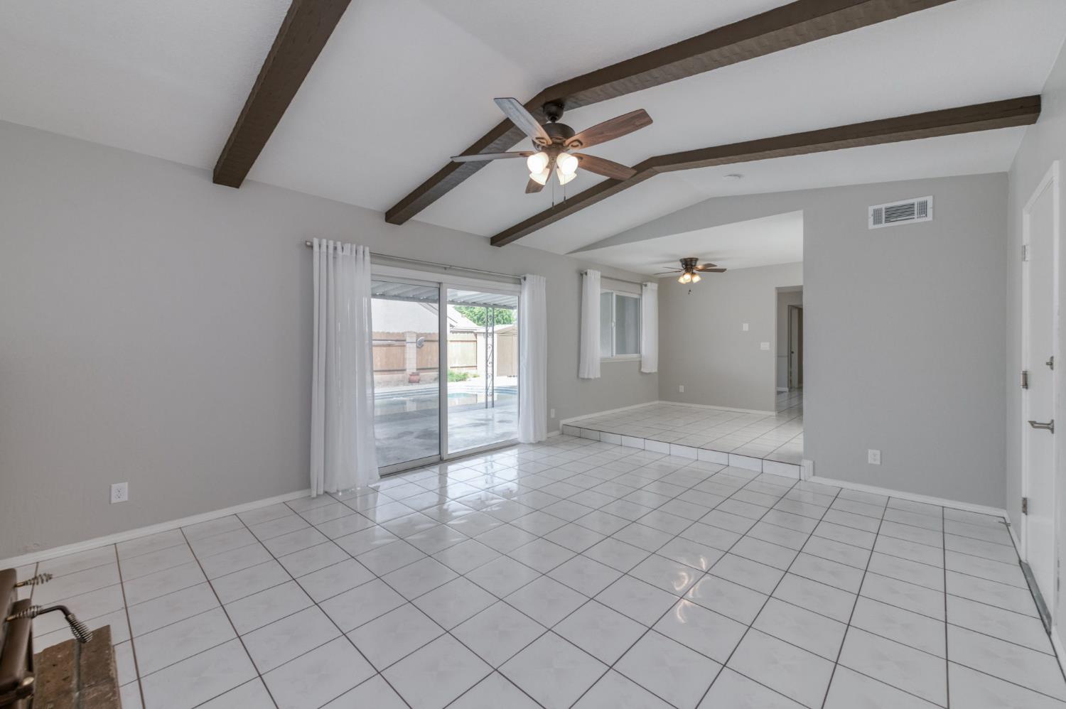 1314 Ezie Ave, Clovis, CA 93611