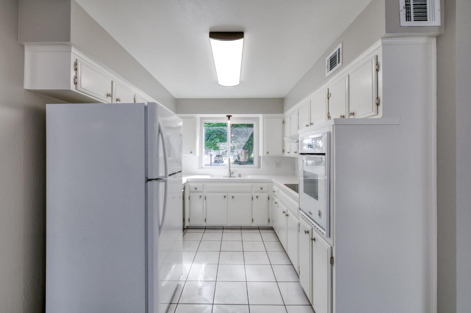 1314 Ezie Ave, Clovis, CA 93611