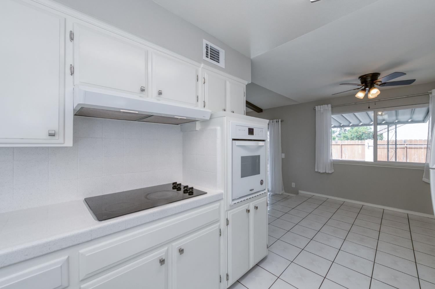 1314 Ezie Ave, Clovis, CA 93611