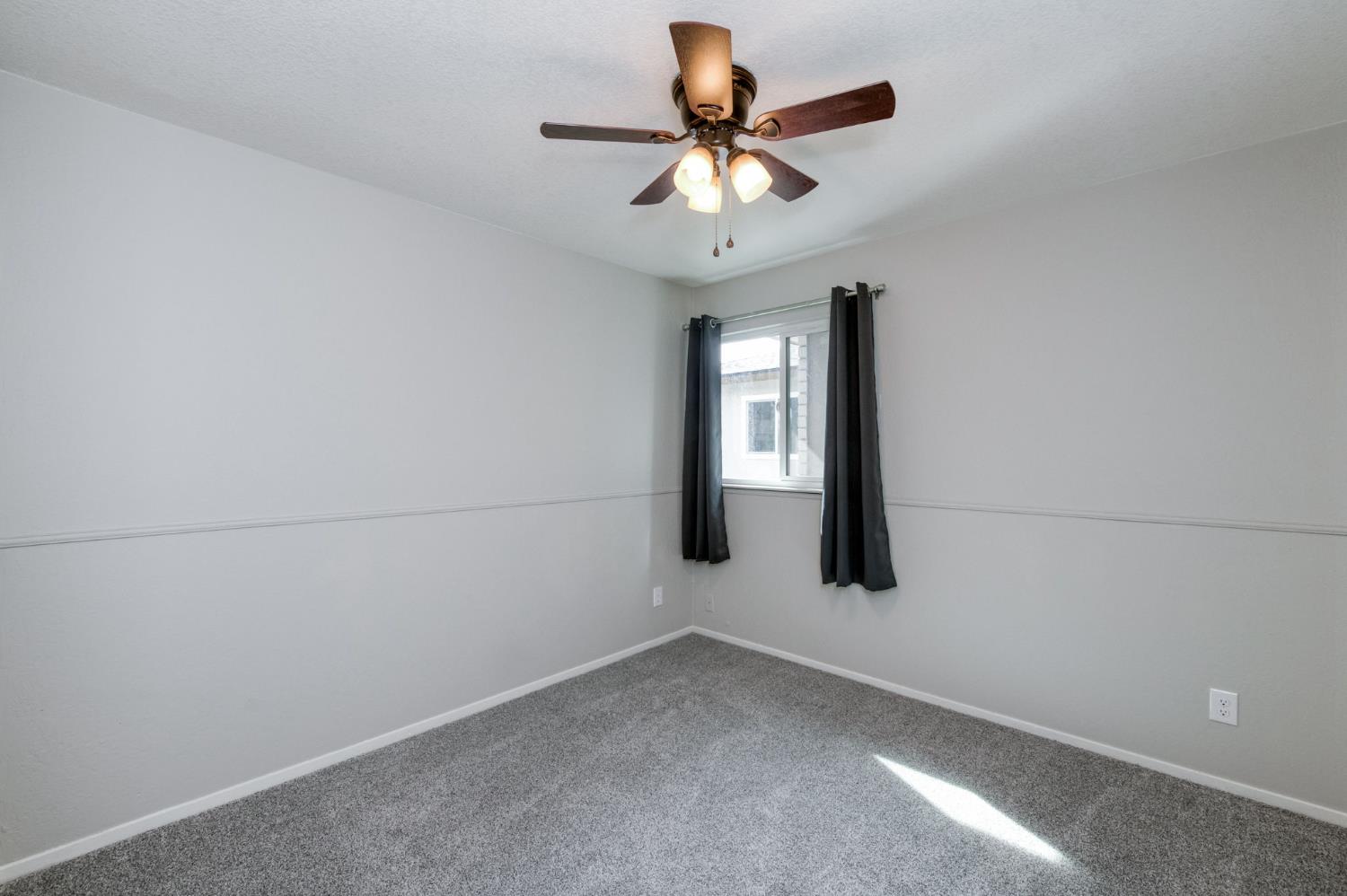 1314 Ezie Ave, Clovis, CA 93611