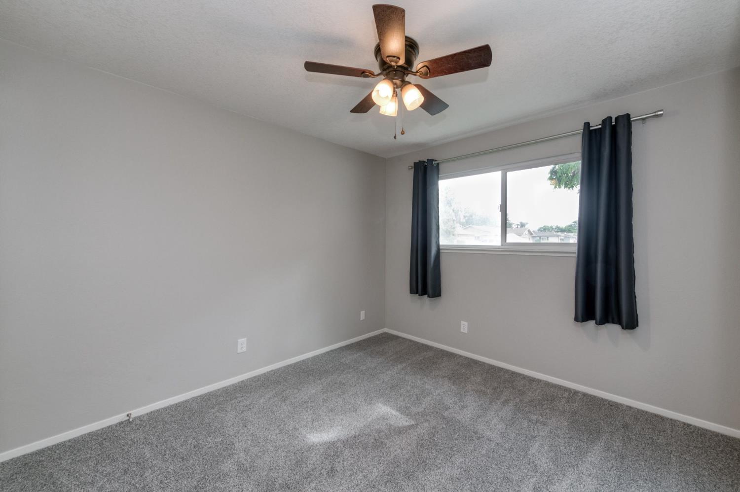 1314 Ezie Ave, Clovis, CA 93611