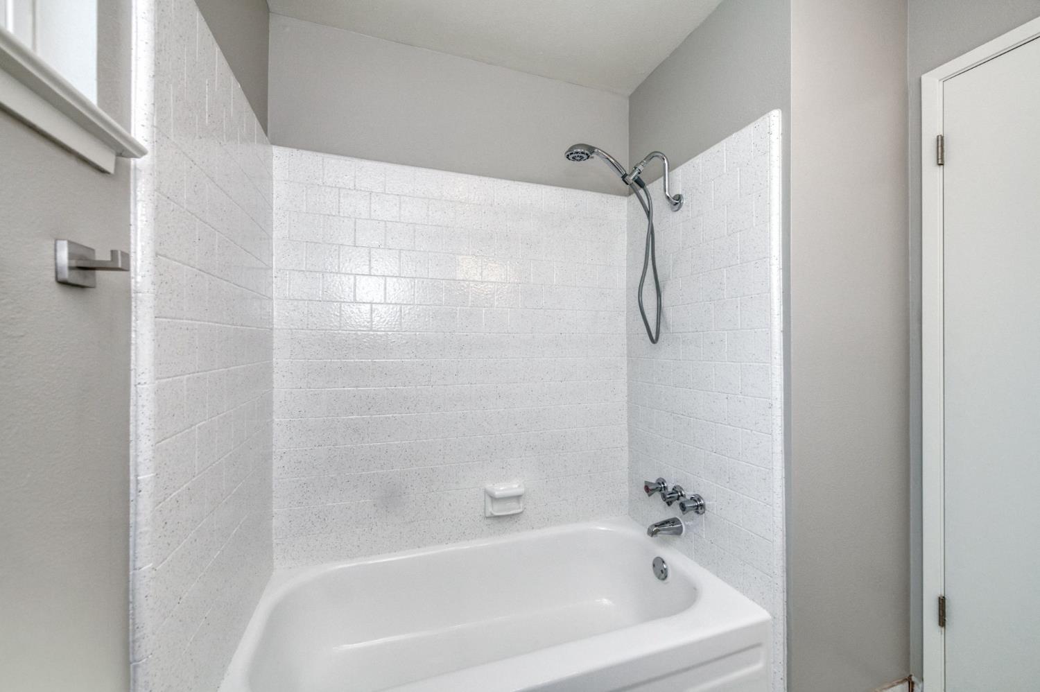 1314 Ezie Ave, Clovis, CA 93611