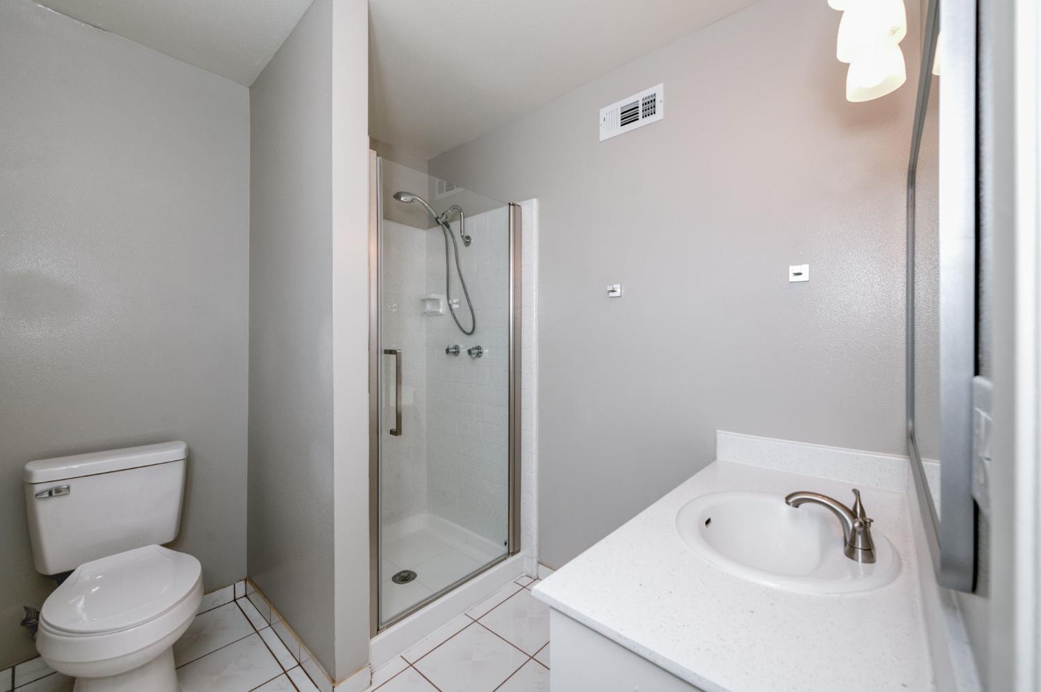 1314 Ezie Ave, Clovis, CA 93611