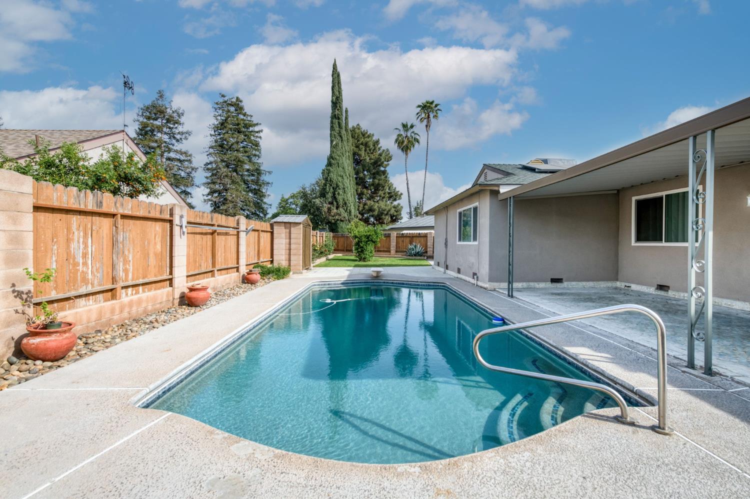 1314 Ezie Ave, Clovis, CA 93611