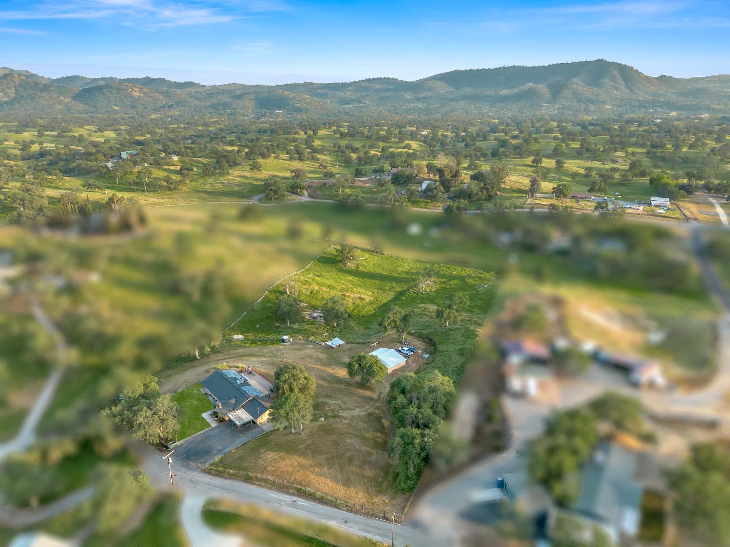 22452 Goldrush Ln, Clovis, CA 93619