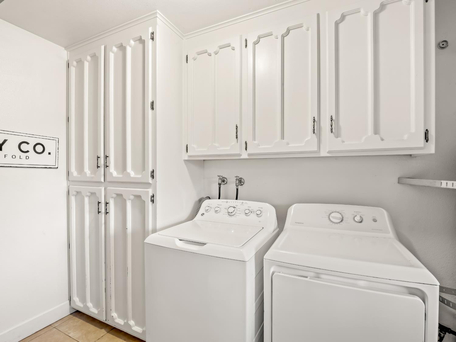 22452 Goldrush Ln, Clovis, CA 93619