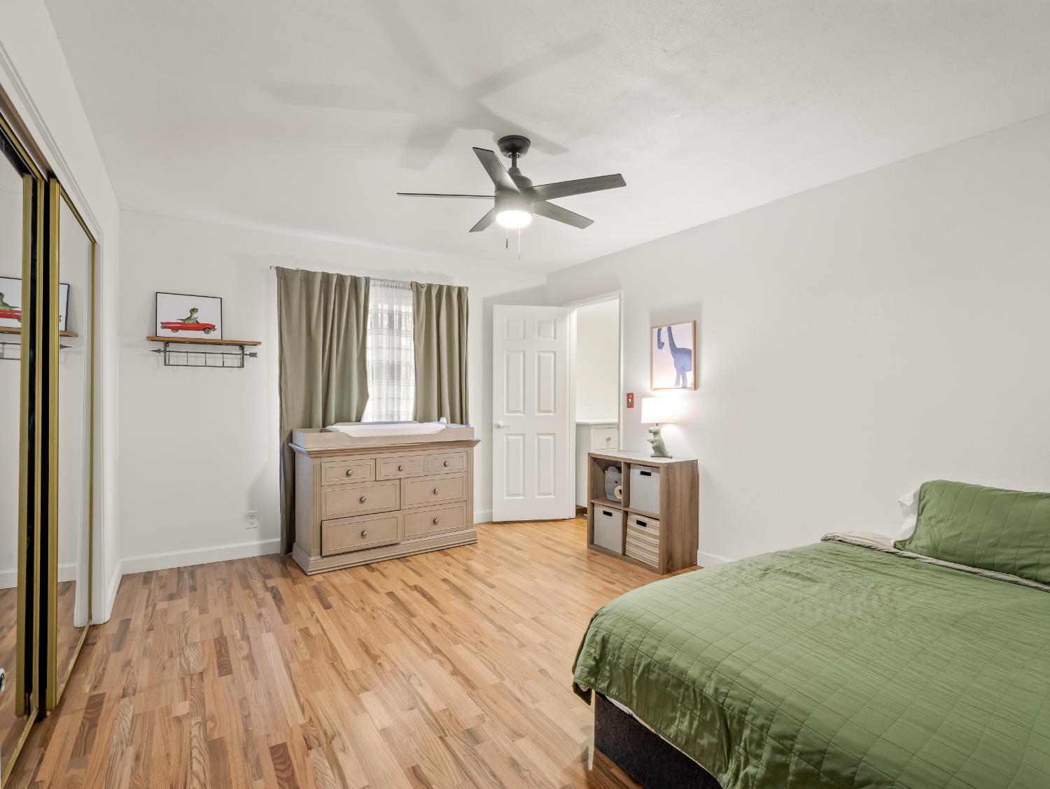 22452 Goldrush Ln, Clovis, CA 93619