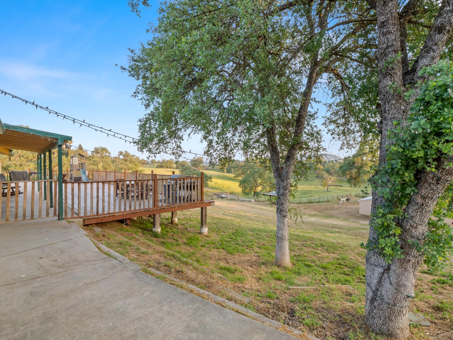 22452 Goldrush Ln, Clovis, CA 93619