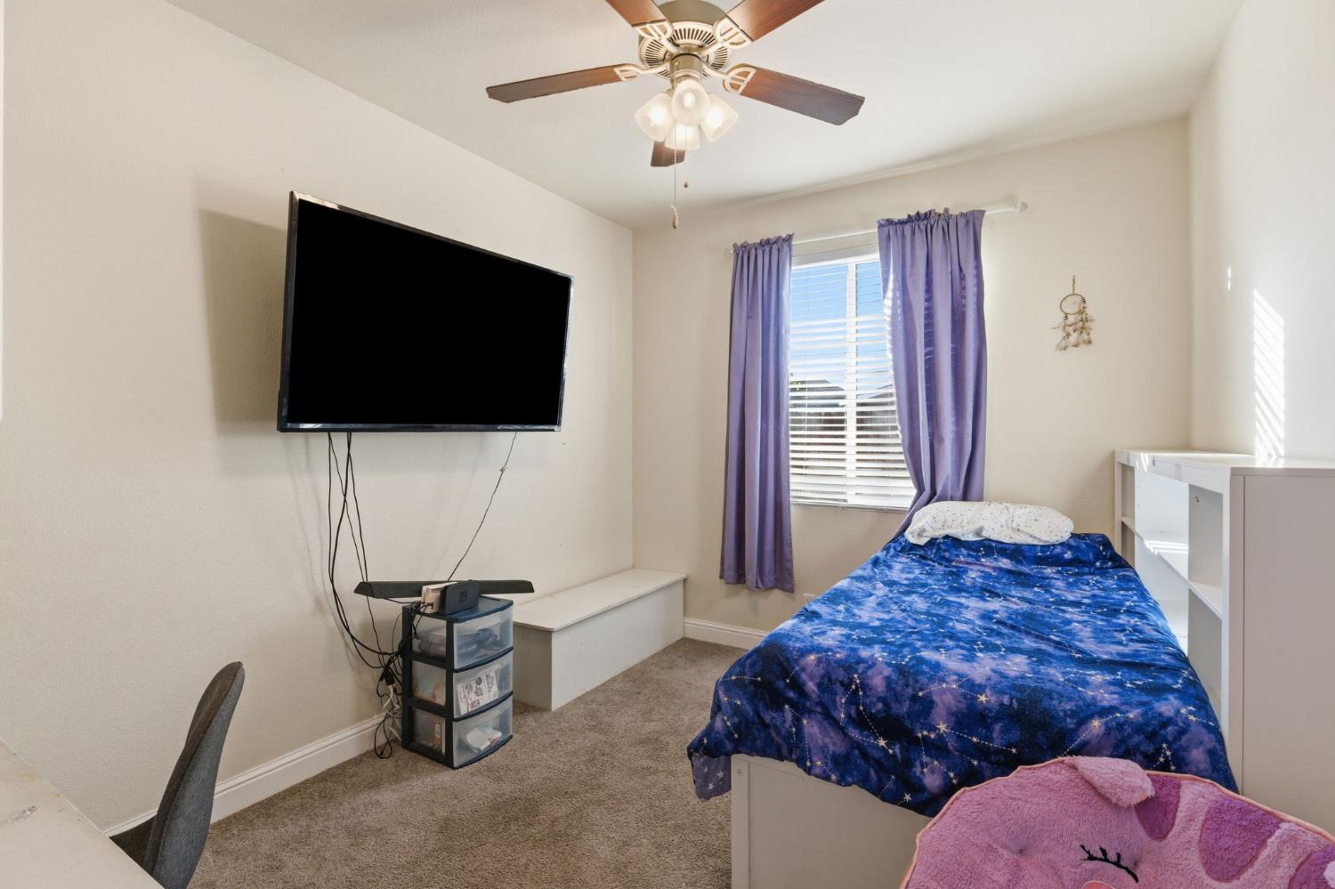 15717 W Botelho Ave, Kerman, CA 93630