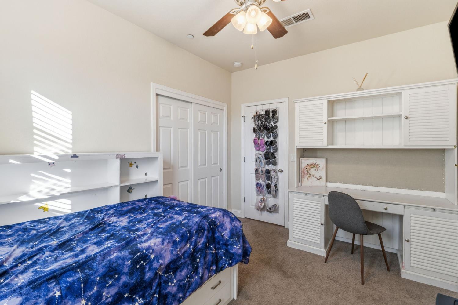 15717 W Botelho Ave, Kerman, CA 93630