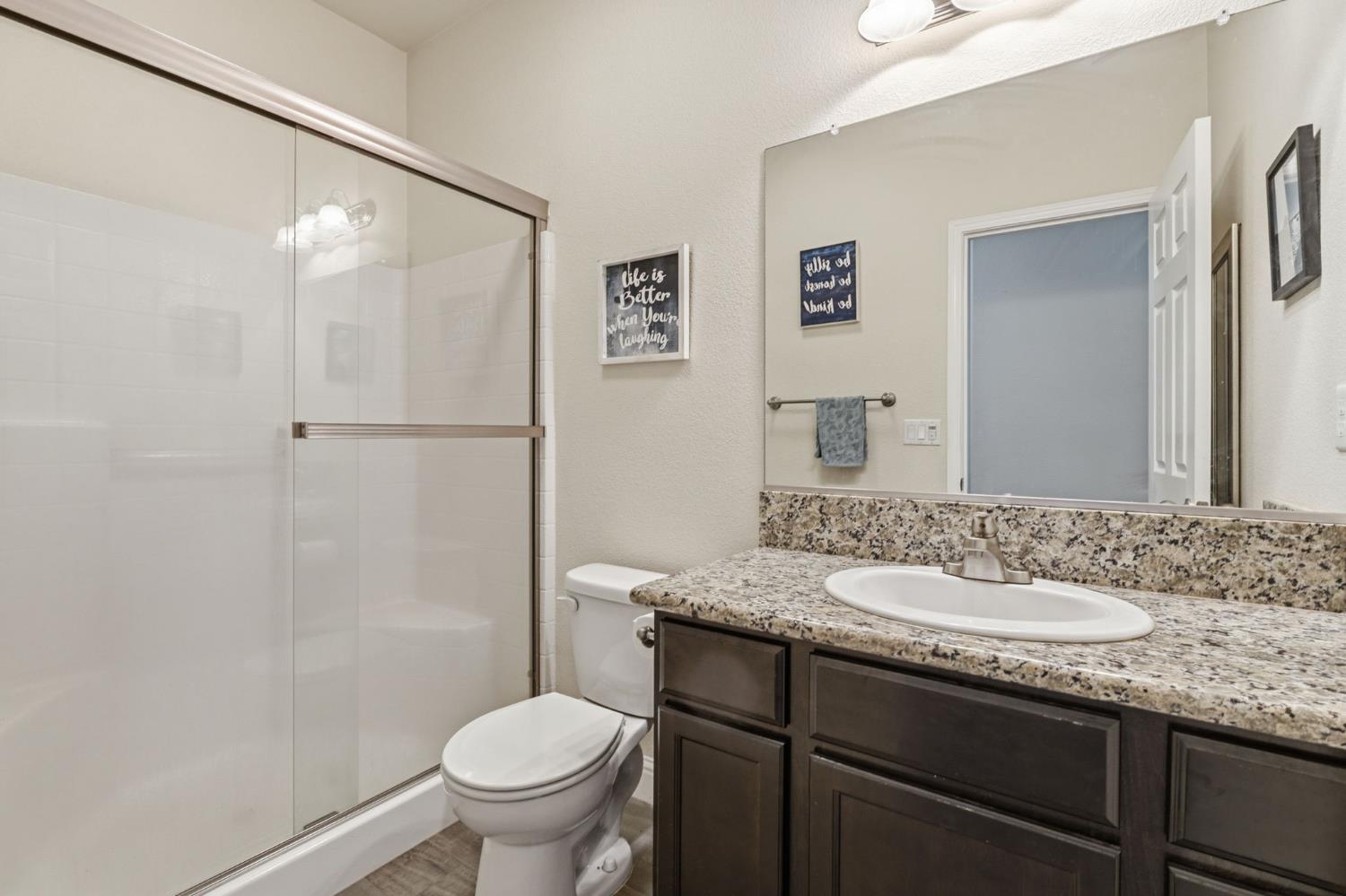 15717 W Botelho Ave, Kerman, CA 93630