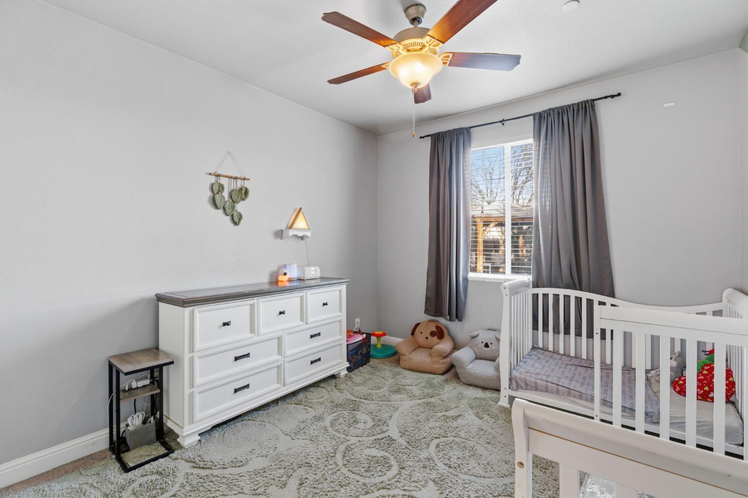 15717 W Botelho Ave, Kerman, CA 93630