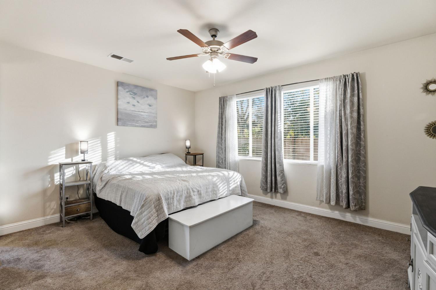 15717 W Botelho Ave, Kerman, CA 93630