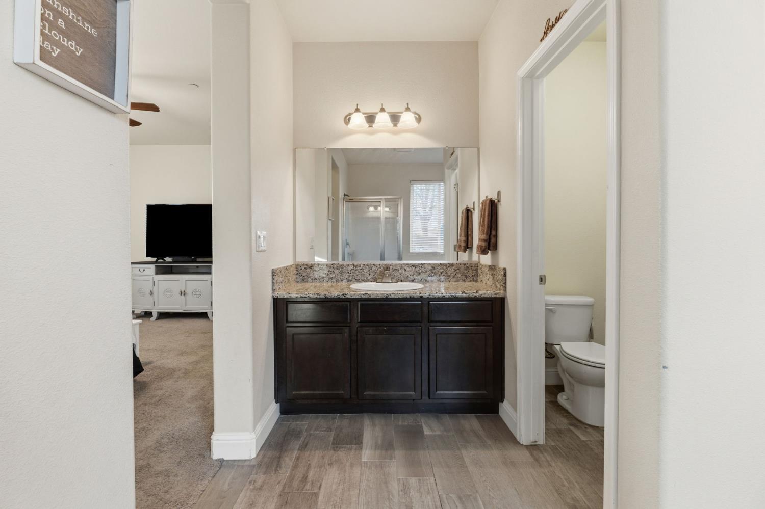 15717 W Botelho Ave, Kerman, CA 93630