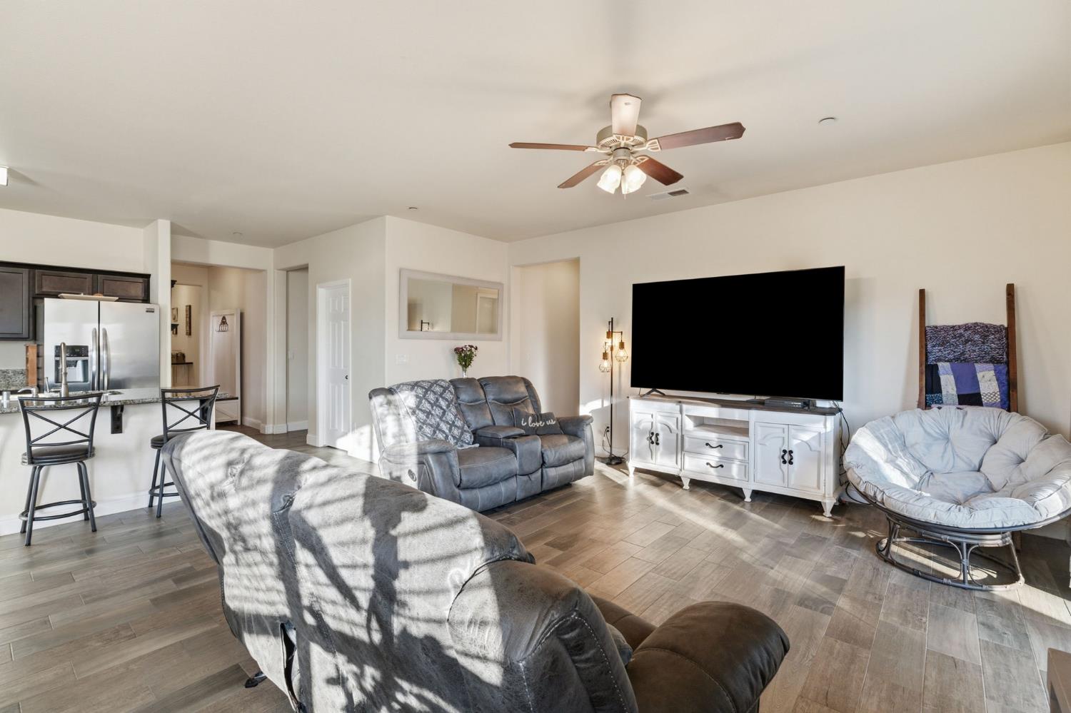 15717 W Botelho Ave, Kerman, CA 93630