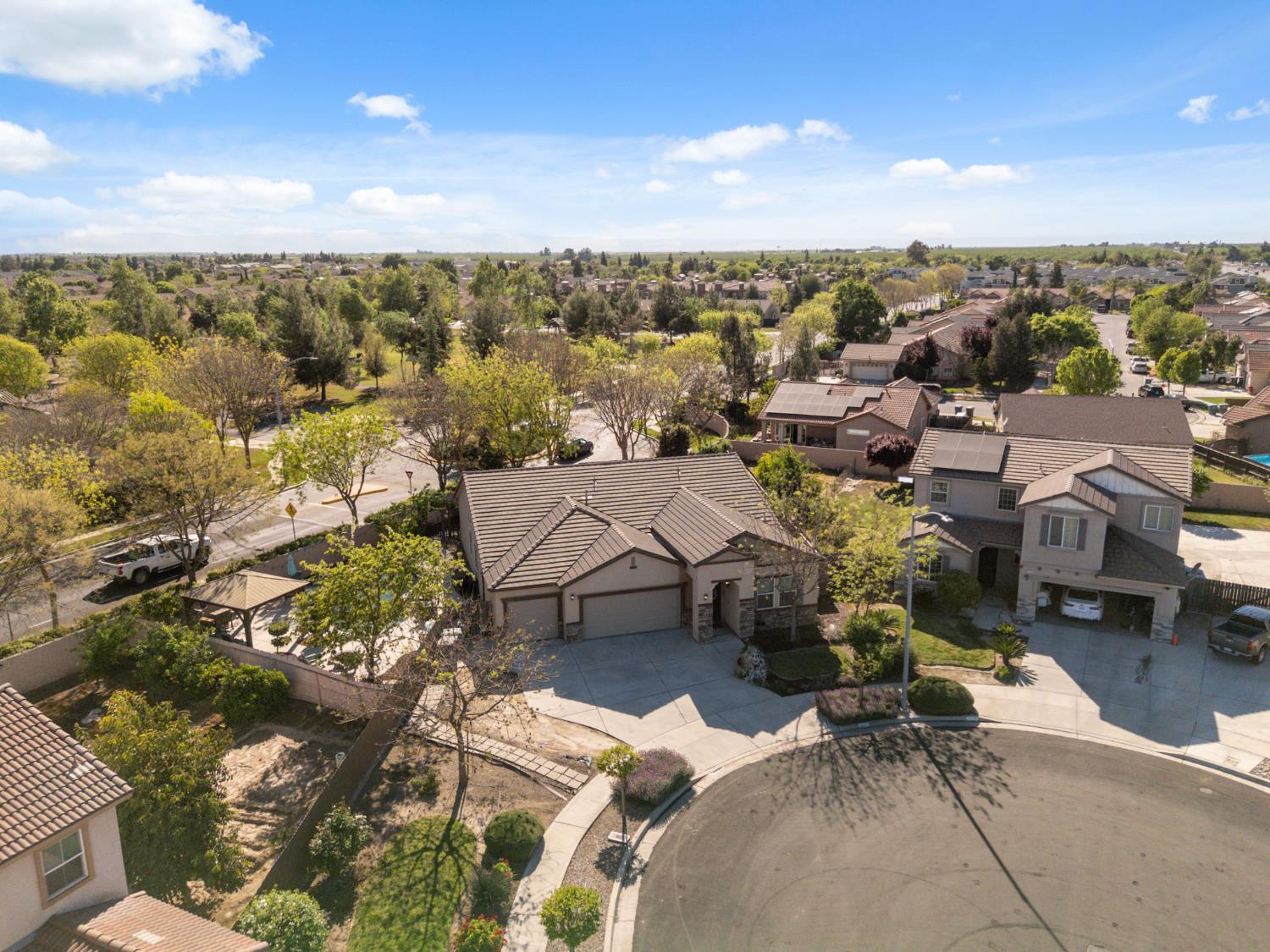 15717 W Botelho Ave, Kerman, CA 93630