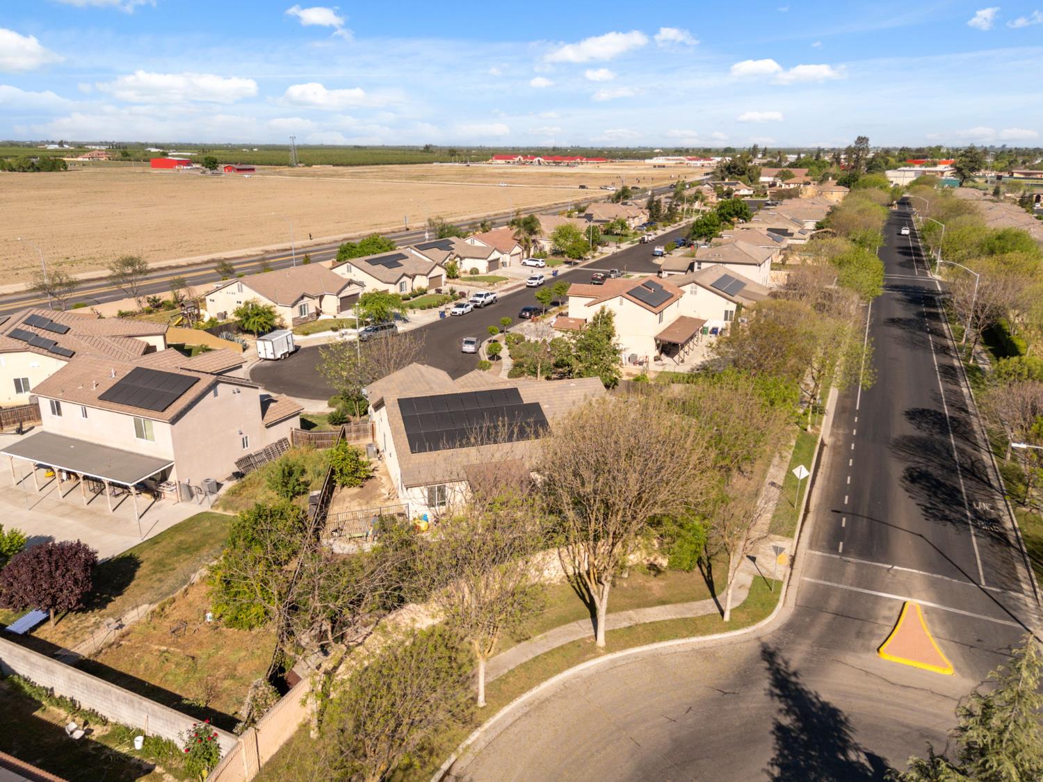 15717 W Botelho Ave, Kerman, CA 93630