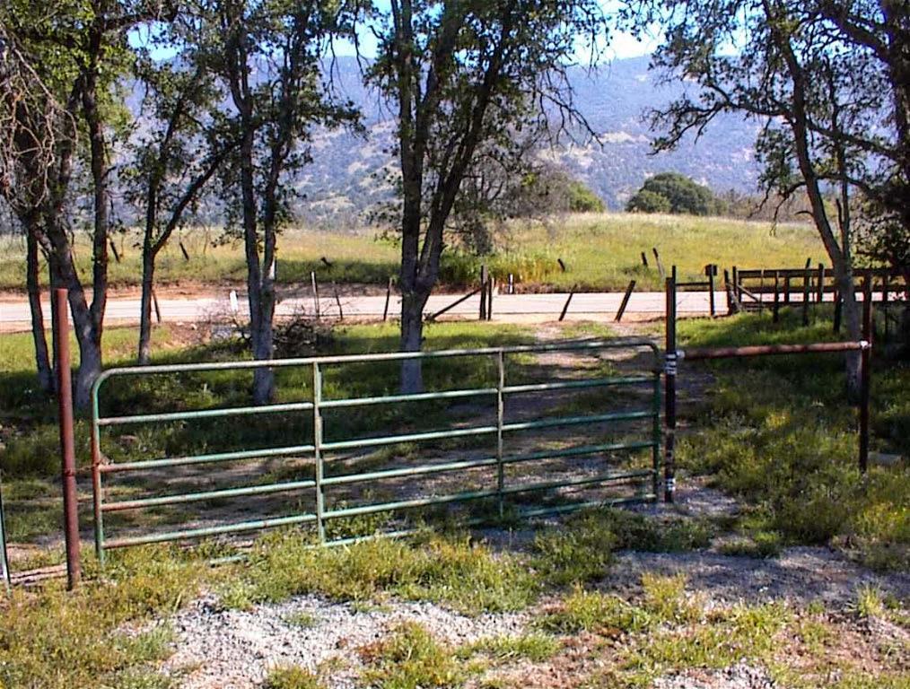 140 Ruth Hill Rd, Dunlap, CA 93621